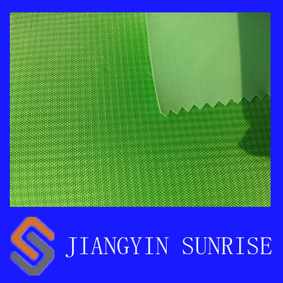 Tela de nylon de Oxford de la materia textil del poliéster casero de la prenda impermeable 300D con la capa de la PU