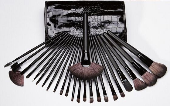 Cabra sintética cosmética de madera negra de los sistemas de cepillo 24PCS para las mujeres